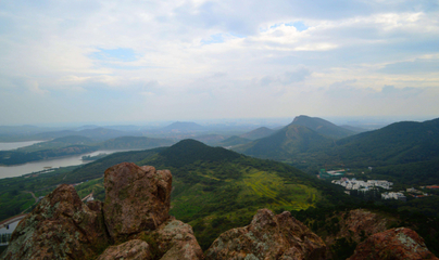 除了水鄉古鎮和蘇州園林,江蘇這座山海相擁的古城也很美